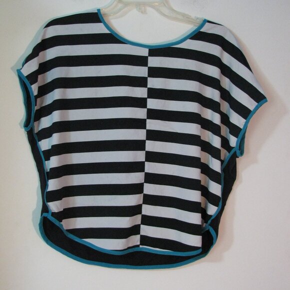 * 2/$15 Lauren Conrad Top Small Black White Stripes Lightweight Crop Excellent - Picture 1 of 7